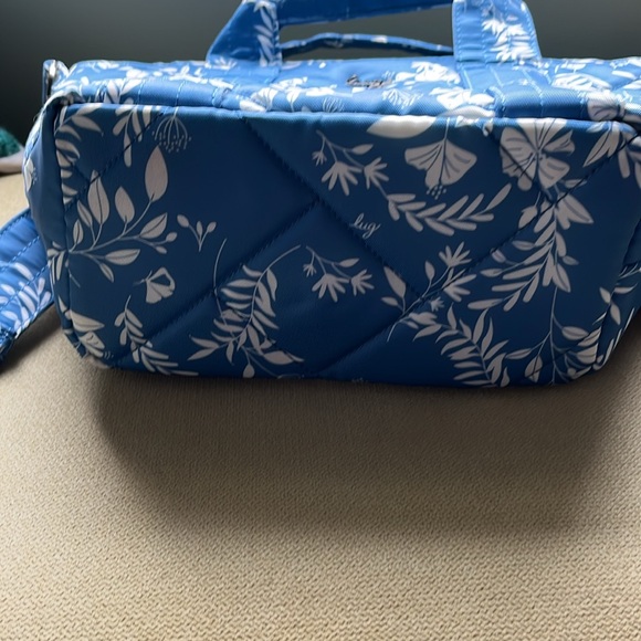 Lug blue and white flower print bag - Picture 4 of 7